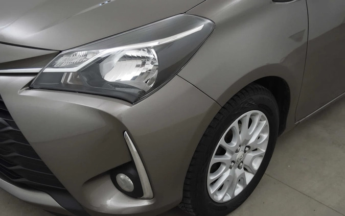 Toyota Yaris cena 49799 przebieg: 149999, rok produkcji 2020 z Zawichost małe 596